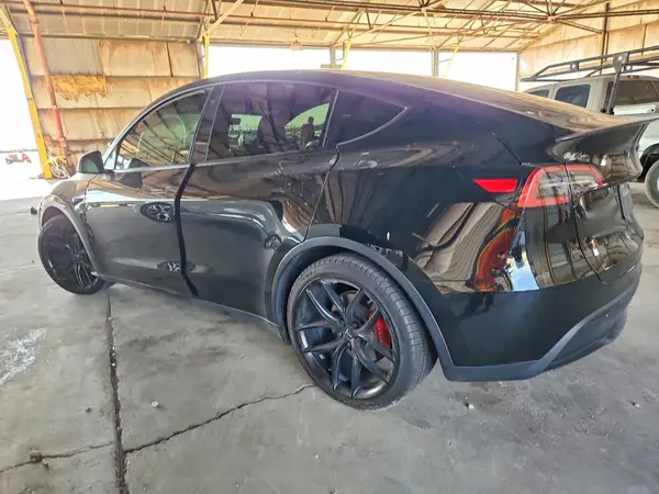 7SAYGDEF1PF594809 2023 TESLA MODEL Y - Image 2