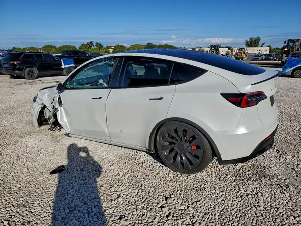 7SAYGDEF1PF610720 2023 TESLA MODEL Y - Image 2