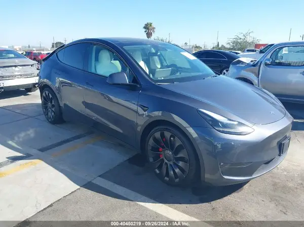 7SAYGDEF1PF641000 2023 TESLA MODEL Y - Image 1