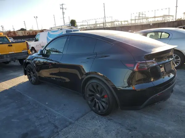 7SAYGDEF1PF665085 2023 TESLA MODEL Y - Image 2