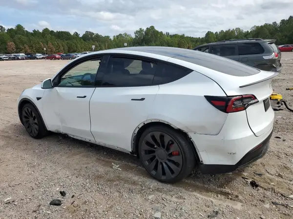 7SAYGDEF1PF665541 2023 TESLA MODEL Y - Image 2