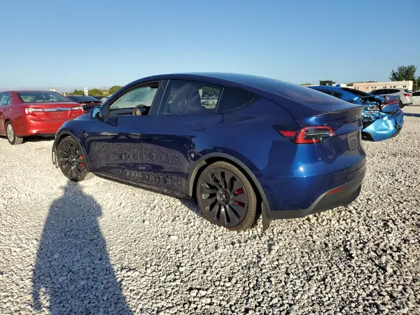 7SAYGDEF1PF684073 2023 TESLA MODEL Y - Image 2
