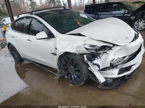7SAYGDEF1PF688320 2023 TESLA MODEL Y - Image 1