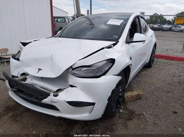 7SAYGDEF1PF700983 2023 TESLA MODEL Y - Image 2