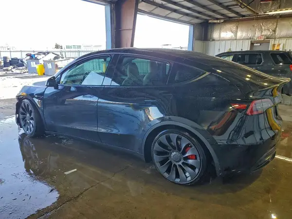 7SAYGDEF1PF702944 2023 TESLA MODEL Y - Image 2