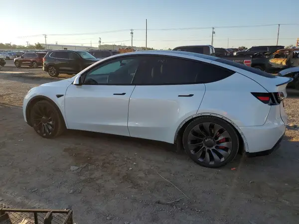 7SAYGDEF1PF749598 2023 TESLA MODEL Y - Image 2
