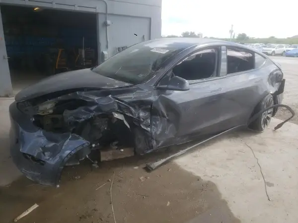 7SAYGDEF1PF751609 2023 TESLA MODEL Y - Image 1