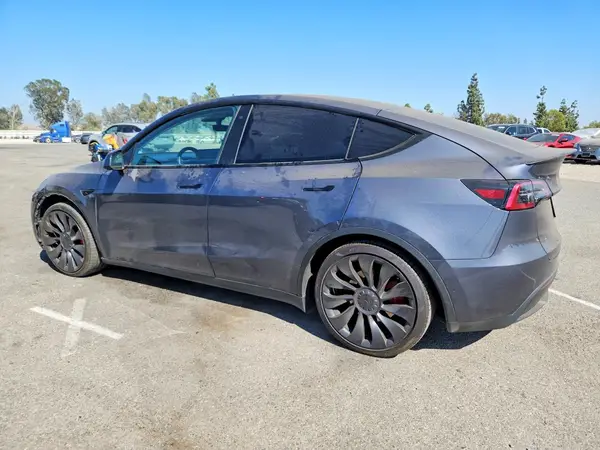 7SAYGDEF1PF761847 2023 TESLA MODEL Y - Image 2