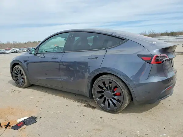 7SAYGDEF1PF762755 2023 TESLA MODEL Y - Image 2