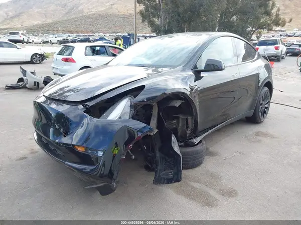 7SAYGDEF1PF766563 2023 TESLA MODEL Y - Image 2