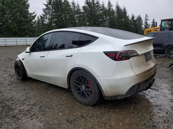 7SAYGDEF1PF811761 2023 TESLA MODEL Y - Image 2
