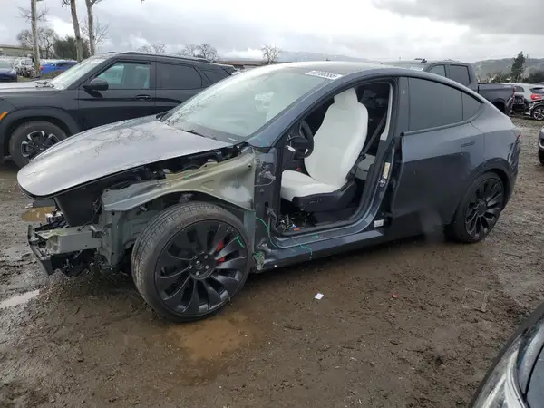 7SAYGDEF1PF833307 2023 TESLA MODEL Y - Image 1