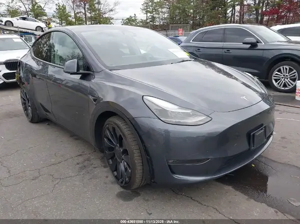 7SAYGDEF1PF833369 2023 TESLA MODEL Y - Image 1