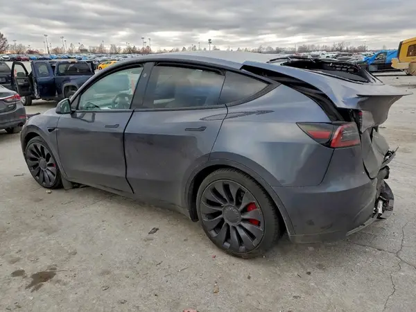 7SAYGDEF1PF834134 2023 TESLA MODEL Y - Image 2
