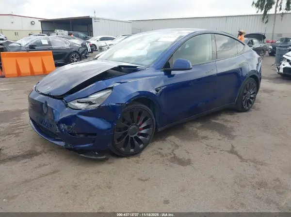 7SAYGDEF1PF834554 2023 TESLA MODEL Y - Image 2