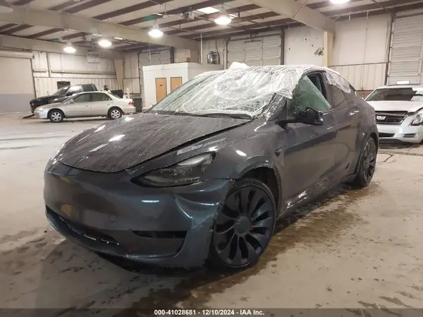 7SAYGDEF1PF844081 2023 TESLA MODEL Y - Image 2