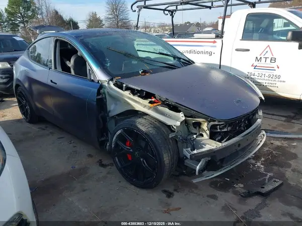 7SAYGDEF1PF886671 2023 TESLA MODEL Y - Image 1