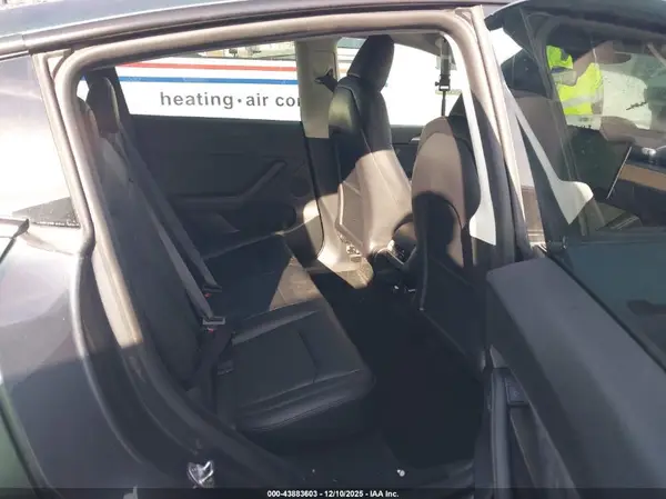 7SAYGDEF1PF886671 2023 TESLA MODEL Y - Image 8