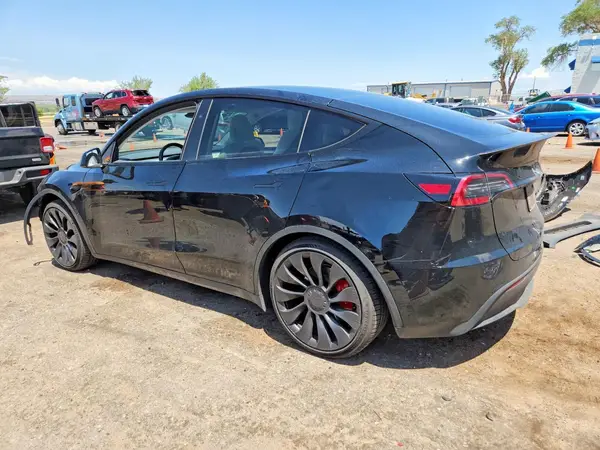 7SAYGDEF1PF925405 2023 TESLA MODEL Y - Image 2