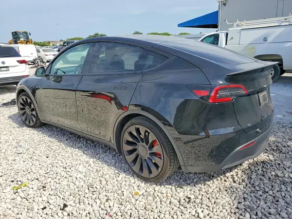 7SAYGDEF1PF977956 2023 TESLA MODEL Y - Image 2