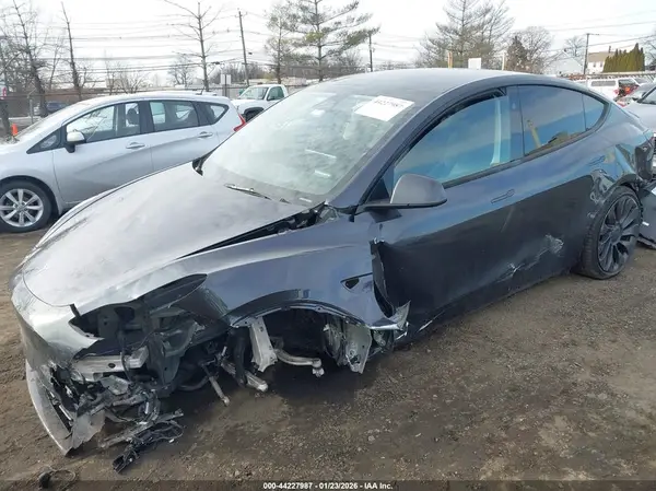 7SAYGDEF1RA263082 2024 TESLA MODEL Y - Image 2