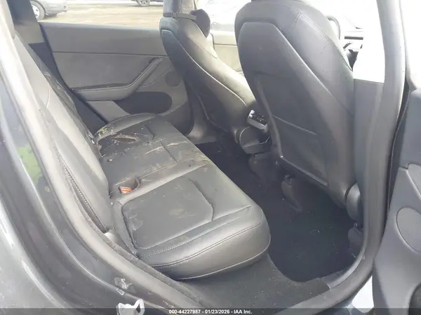 7SAYGDEF1RA263082 2024 TESLA MODEL Y - Image 8