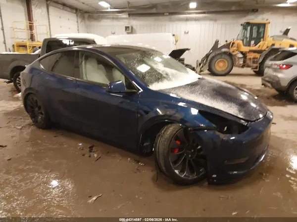 7SAYGDEF1RA275832 2024 TESLA MODEL Y - Image 1