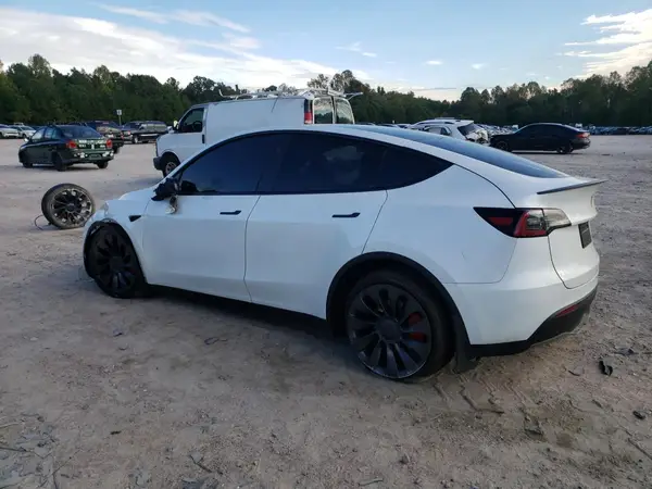 7SAYGDEF1RA301720 2024 TESLA MODEL Y - Image 2