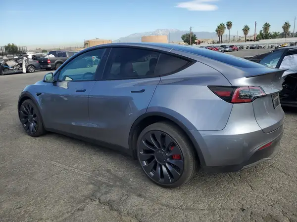 7SAYGDEF1RA312703 2024 TESLA MODEL Y - Image 2