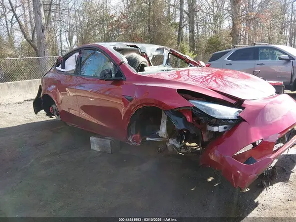 7SAYGDEF1RA316864 2024 TESLA MODEL Y - Image 1