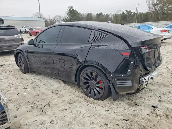 7SAYGDEF1RA323961 2024 TESLA MODEL Y - Image 2