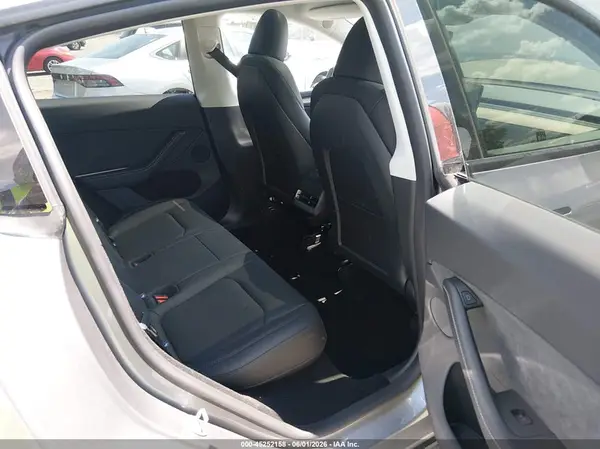 7SAYGDEF1RA325855 2024 TESLA MODEL Y - Image 8