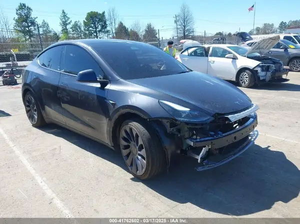 7SAYGDEF1RA329825 2024 TESLA MODEL Y - Image 1
