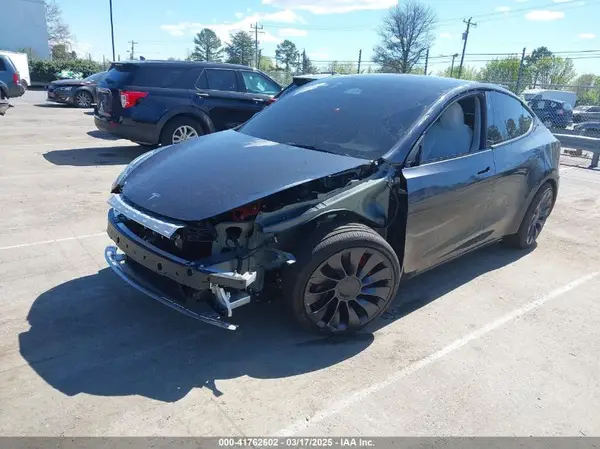 7SAYGDEF1RA329825 2024 TESLA MODEL Y - Image 2