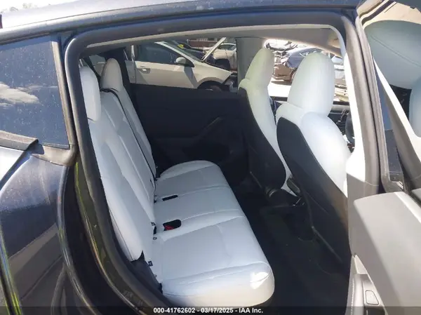 7SAYGDEF1RA329825 2024 TESLA MODEL Y - Image 8