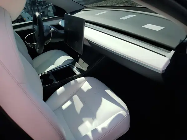 7SAYGDEF1RA333504 2024 TESLA MODEL Y - Image 8