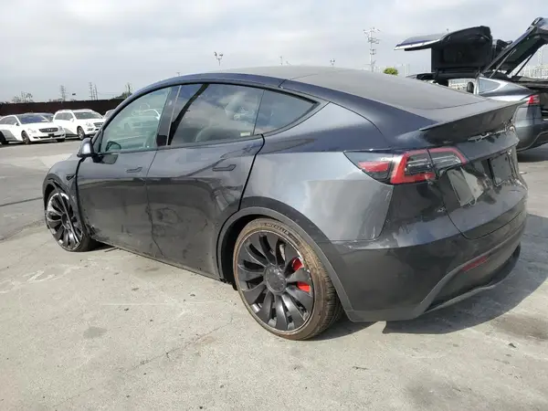 7SAYGDEF1RF020956 2024 TESLA MODEL Y - Image 2