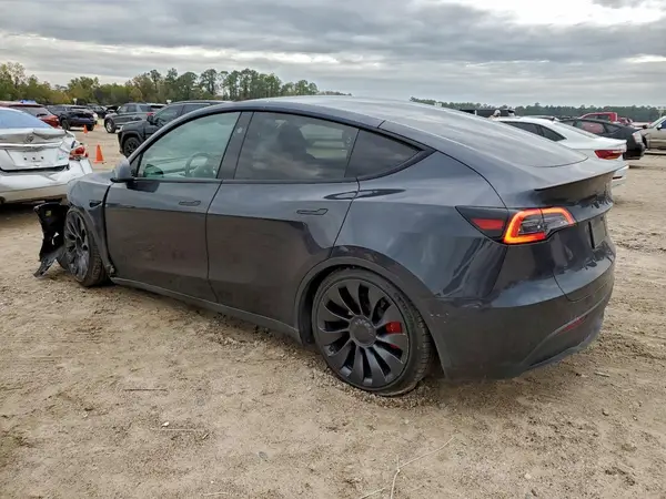 7SAYGDEF1RF029818 2024 TESLA MODEL Y - Image 2