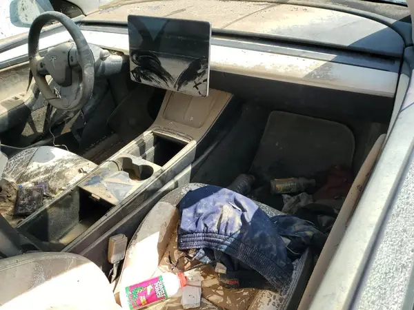 7SAYGDEF1RF038664 2024 TESLA MODEL Y - Image 8