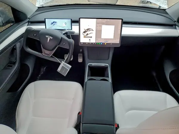 7SAYGDEF1RF042987 2024 TESLA MODEL Y - Image 8
