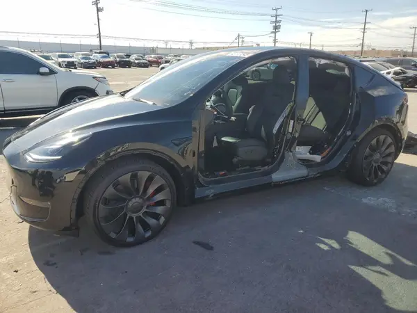 7SAYGDEF1RF045727 2024 TESLA MODEL Y - Image 1