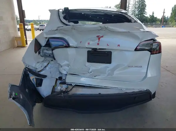 2024 TESLA MODEL Y auction photo 6