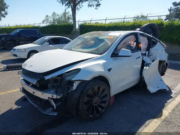 7SAYGDEF1RF085385 2024 TESLA MODEL Y - Image 2