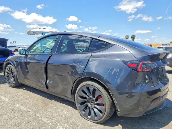 7SAYGDEF1RF094572 2024 TESLA MODEL Y - Image 2
