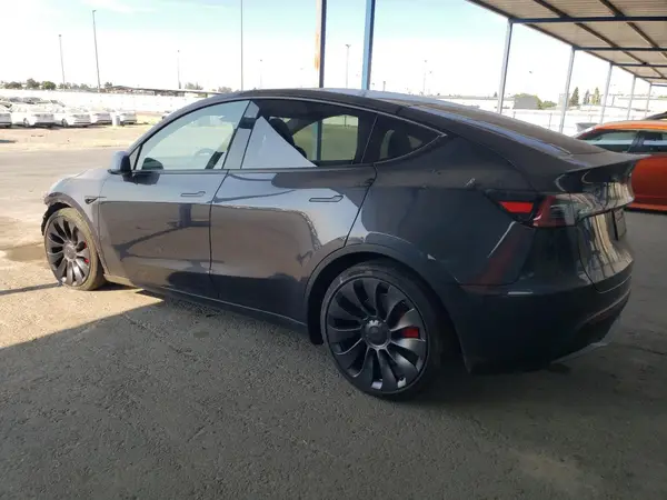 7SAYGDEF1RF104226 2024 TESLA MODEL Y - Image 2