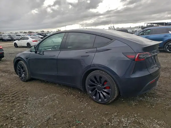 7SAYGDEF1RF155872 2024 TESLA MODEL Y - Image 2