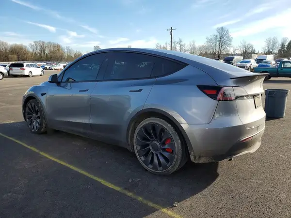 7SAYGDEF1RF168976 2024 TESLA MODEL Y - Image 2