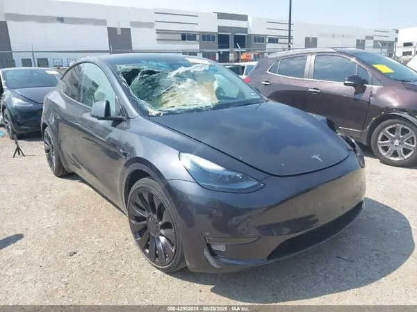 7SAYGDEF1SA344914 2025 TESLA MODEL Y - Image 1