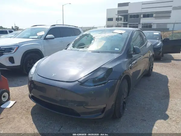 7SAYGDEF1SA344914 2025 TESLA MODEL Y - Image 2