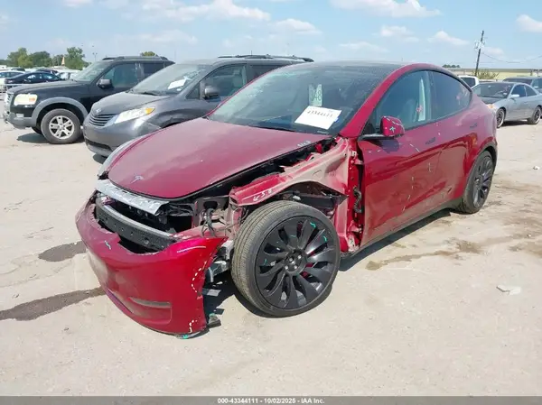 7SAYGDEF1SA351359 2025 TESLA MODEL Y - Image 2